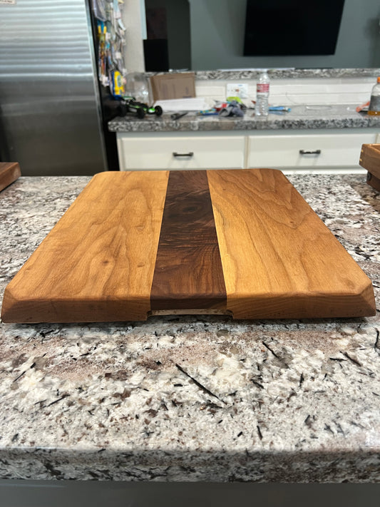 Medium cutting board