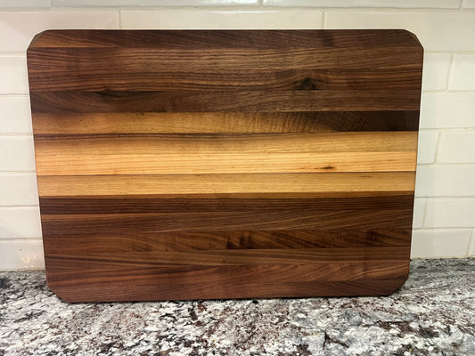 Medium cutting board